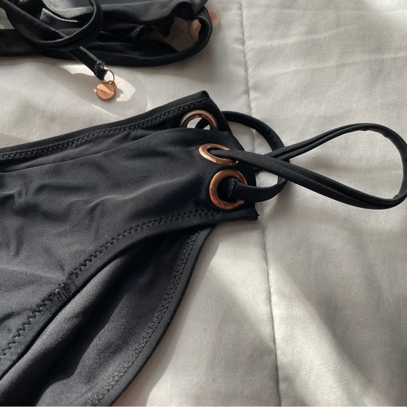 6 Shore Road Black Bikini XS - Picture 3 of 5